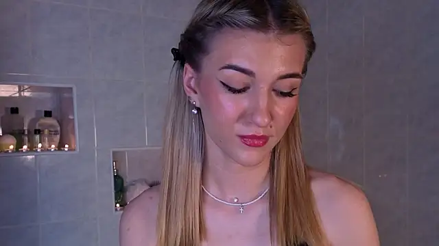 Snapshot of BeatrixGummer chatting on October 27, 2025, 8:24 pm BeatrixGummer online show from October 27, 2025, 8:24 pm