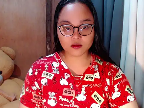  Lylia online show from November 15, 2025, 10:15 pm