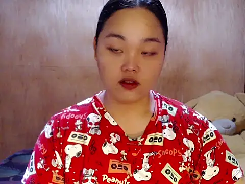 Snapshot of _Lylia chatting on May 17, 2026, 4:32 am Lylia online show from May 17, 2026, 4:32 am