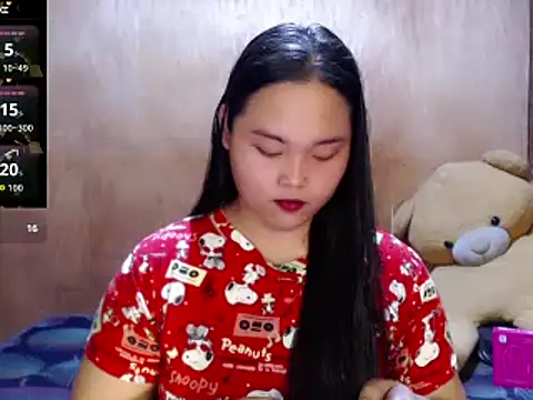 Snapshot of _Lylia chatting on June 4, 2026, 1:39 pm Lylia online show from June 4, 2026, 1:39 pm