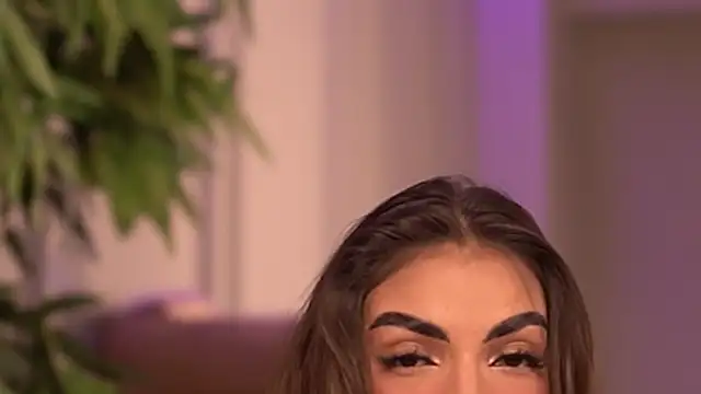 Snapshot of KendalJolly chatting on September 17, 2025, 6:09 pm KendalJolly online show from September 17, 2025, 6:09 pm