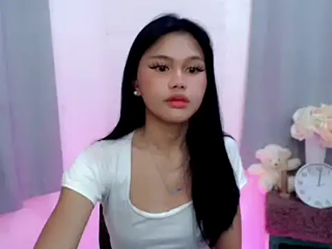 Snapshot of Filipina_milker chatting on November 18, 2025, 8:35 pm Filipina milker online show from November 18, 2025, 8:35 pm
