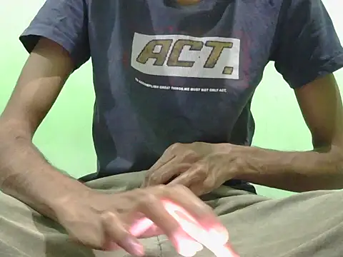 rockyy23boy online show from October 7, 2025, 3:53 pm