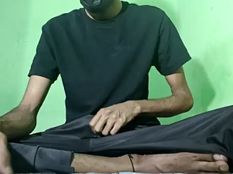 rockyy23boy online show from October 16, 2025, 10:38 am