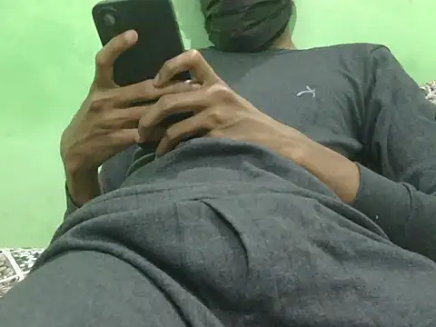 rockyy23boy online show from November 30, 2025, 3:27 pm