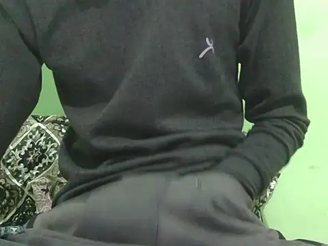 rockyy23boy online show from December 1, 2025, 2:33 pm