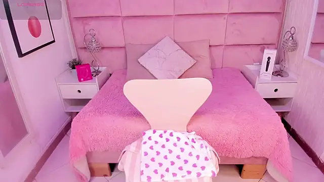 Janah Myers online show from November 12, 2025, 1:33 pm