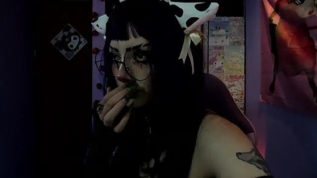 Vero Osb  online show from July 26, 2026, 8:49 pm