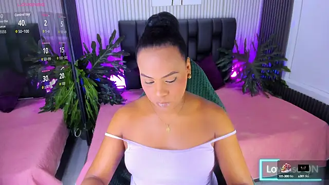 AriebonyBrooke online show from October 16, 2025, 11:44 am