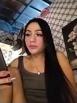 enoria1992 online show from June 19, 2026, 2:43 pm