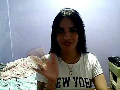 enoria1992 online show from June 30, 2026, 7:04 pm