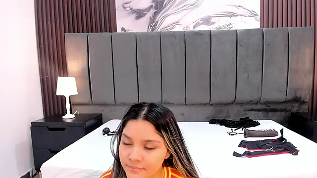 Wonderkloe  online show from June 17, 2026, 2:18 pm