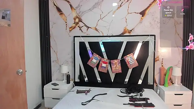 Wonderkloe  online show from July 11, 2026, 2:53 pm