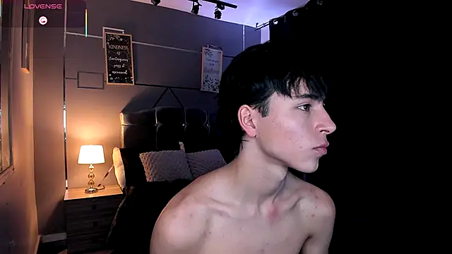 Snapshot of Christopher_77 chatting on September 13, 2025, 8:19 pm Christopher 77 online show from September 13, 2025, 8:19 pm