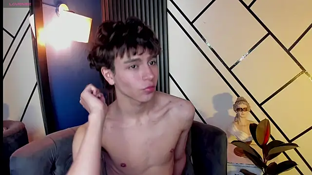 Snapshot of Christopher_77 chatting on October 7, 2025, 2:03 pm Christopher 77 online show from October 7, 2025, 2:03 pm