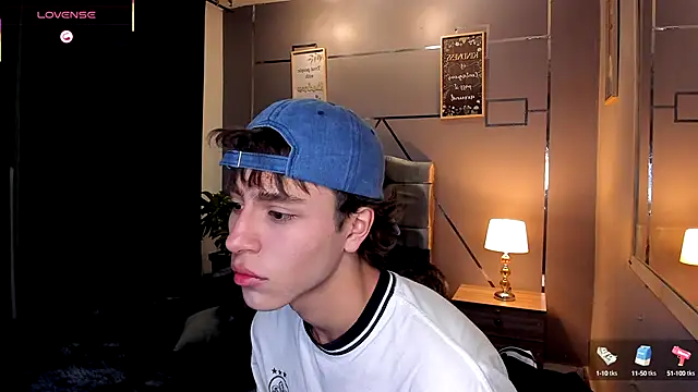 Snapshot of Christopher_77 chatting on October 8, 2025, 12:36 pm Christopher 77 online show from October 8, 2025, 12:36 pm