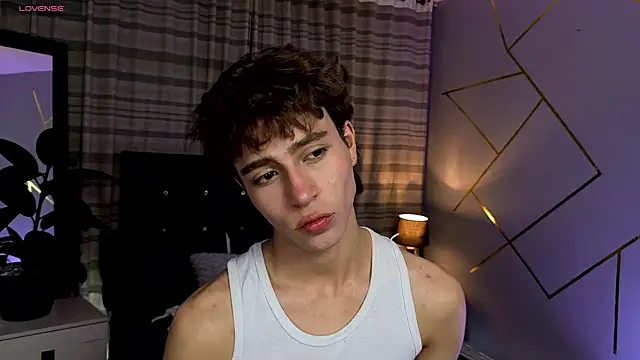 Snapshot of Christopher_77 chatting on October 10, 2025, 4:44 am Christopher 77 online show from October 10, 2025, 4:44 am