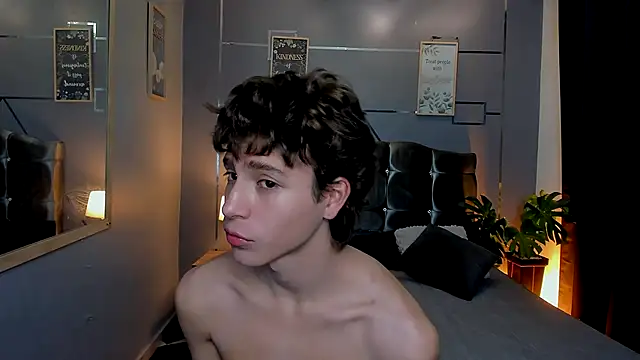 Snapshot of Christopher_77 chatting on October 17, 2025, 1:57 pm Christopher 77 online show from October 17, 2025, 1:57 pm