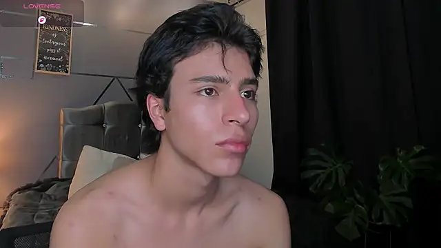 Snapshot of Christopher_77 chatting on November 6, 2025, 3:57 pm Christopher 77 online show from November 6, 2025, 3:57 pm