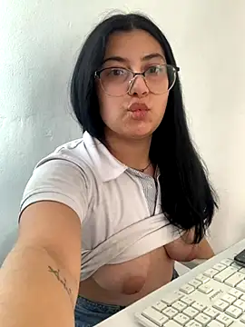 Snapshot of Velma_star chatting on October 7, 2025, 12:46 pm Velma star online show from October 7, 2025, 12:46 pm