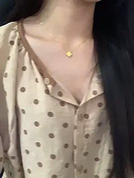 JennyQueen18 online show from April 28, 2026, 7:13 am