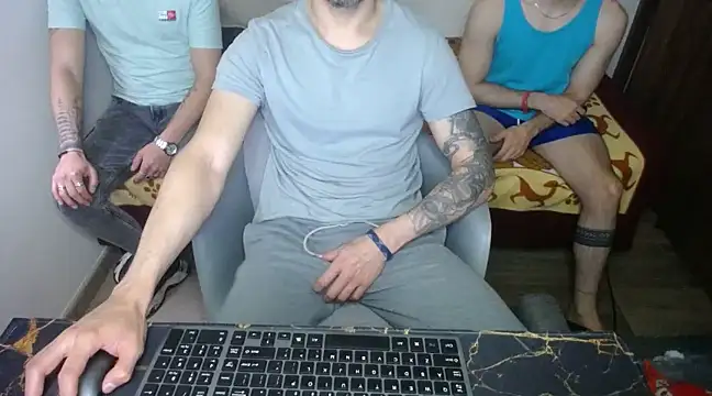 bossking017 online show from March 14, 2025, 5:02 pm