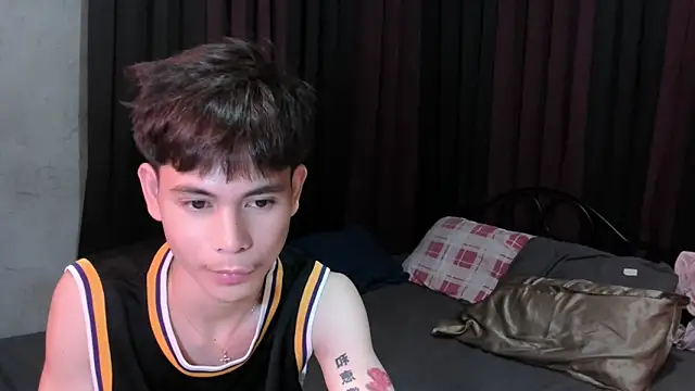 Snapshot of hotfreshdior chatting on April 18, 2026, 5:28 pm hotfreshdior online show from April 18, 2026, 5:28 pm