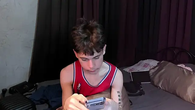 Snapshot of hotfreshdior chatting on April 19, 2026, 6:43 pm hotfreshdior online show from April 19, 2026, 6:43 pm