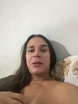 Snapshot of Isabelaa_ chatting on June 4, 2026, 8:26 pm Isabelaa online show from June 4, 2026, 8:26 pm