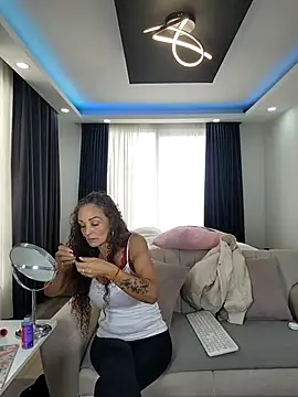 Snapshot of evasweett__ chatting on May 12, 2026, 2:36 pm evasweett online show from May 12, 2026, 2:36 pm
