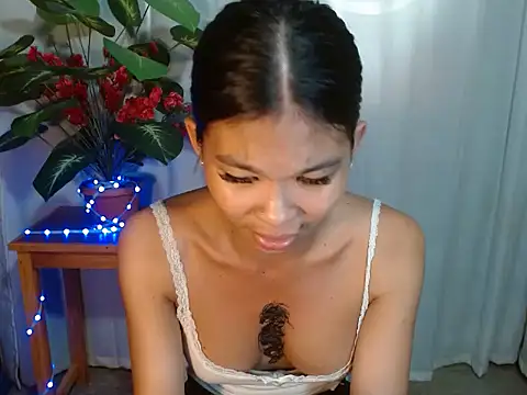 laura leeforever online show from July 16, 2026, 1:22 am