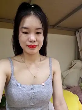 Baby-ladytits2025 online show from September 18, 2025, 3:36 pm