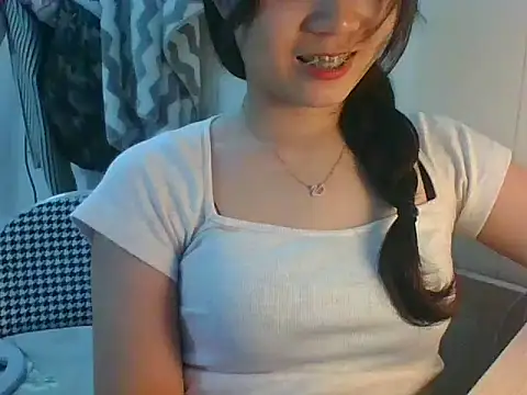 Snapshot of Linzly chatting on September 10, 2025, 3:06 am Linzly online show from September 10, 2025, 3:06 am