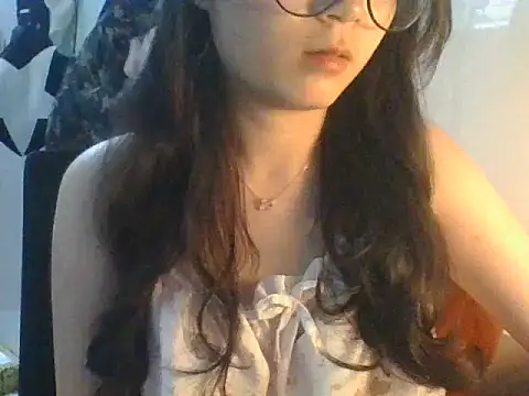 Snapshot of Linzly chatting on September 21, 2025, 9:00 am Linzly online show from September 21, 2025, 9:00 am