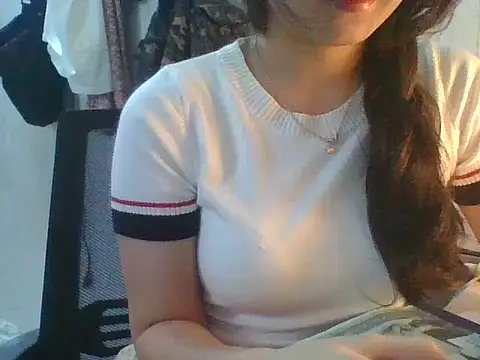 Snapshot of Linzly chatting on October 14, 2025, 2:45 am Linzly online show from October 14, 2025, 2:45 am