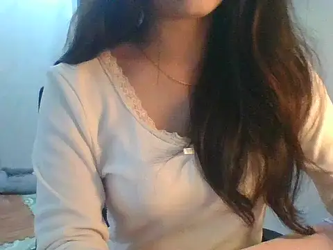 Snapshot of Linzly chatting on November 12, 2025, 2:45 am Linzly online show from November 12, 2025, 2:45 am