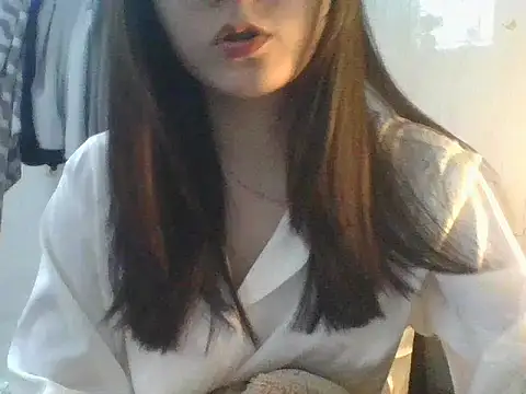 Snapshot of Linzly chatting on December 14, 2025, 2:50 am Linzly online show from December 14, 2025, 2:50 am