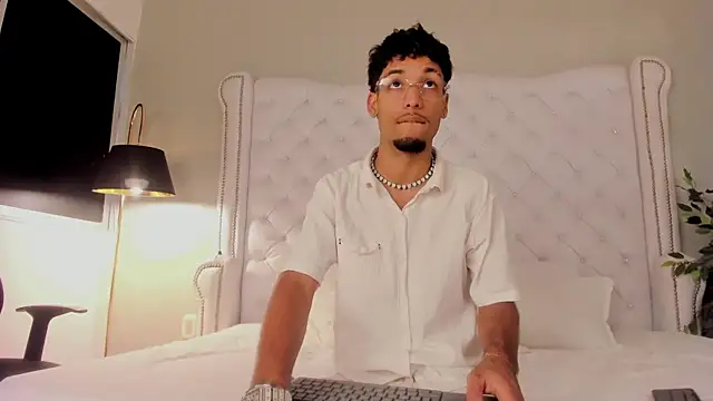 Thiagoferreti online show from October 22, 2025, 7:35 pm