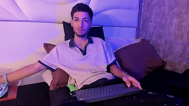 Snapshot of Thiagoferreti chatting on May 5, 2026, 3:25 am Thiagoferreti online show from May 5, 2026, 3:25 am