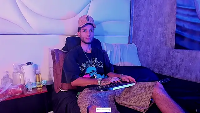 Snapshot of Thiagoferreti chatting on May 12, 2026, 12:19 am Thiagoferreti online show from May 12, 2026, 12:19 am