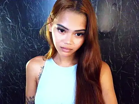 Snapshot of ur_holly_lexie chatting on December 4, 2025, 5:32 pm ur holly lexie online show from December 4, 2025, 5:32 pm