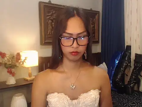 Nathalieheartt online show from June 25, 2026, 2:44 am
