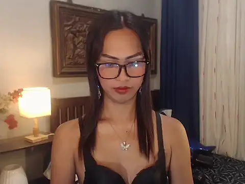 Nathalieheartt online show from July 2, 2026, 2:33 am