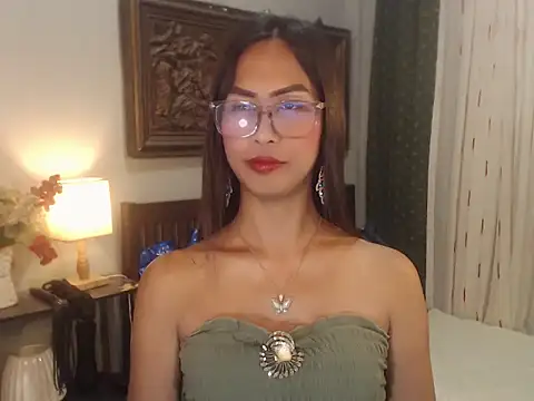 Nathalieheartt online show from July 13, 2026, 1:47 pm