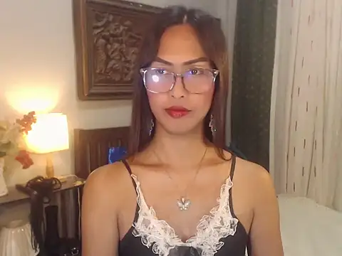 Nathalieheartt online show from July 15, 2026, 12:54 pm