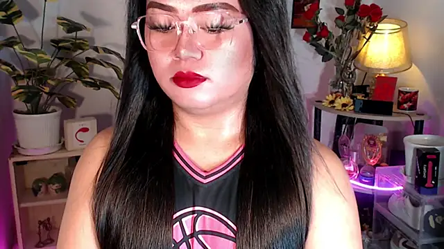 Snapshot of YourSweet-mich chatting on November 11, 2025, 6:13 am YourSweet-mich online show from November 11, 2025, 6:13 am