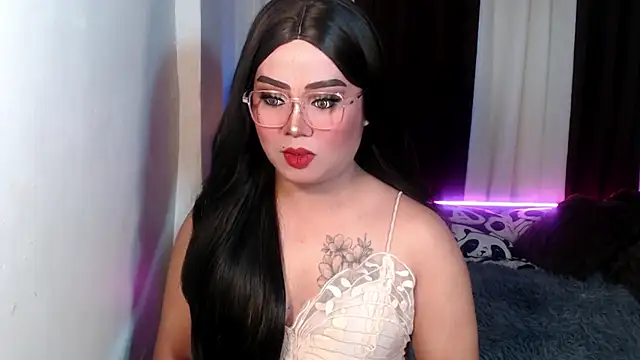 Snapshot of YourSweet-mich chatting on February 8, 2026, 2:37 am YourSweet-mich online show from February 8, 2026, 2:37 am