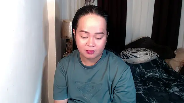 Snapshot of YourSweet-mich chatting on February 24, 2026, 5:27 am YourSweet-mich online show from February 24, 2026, 5:27 am