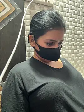 Hot Jaanvi  online show from April 22, 2026, 5:21 am