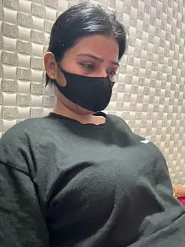 Hot Jaanvi  online show from June 12, 2026, 4:33 am